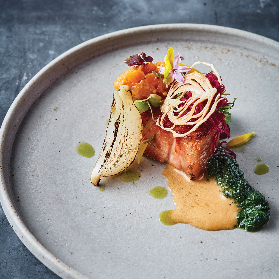 Barriga de Porco com Puré de Urtiga & Óleo de Pinho